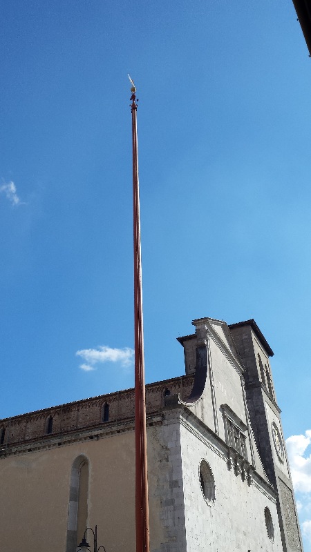 ULTRASUONI ED ENDOSCOPIO PER IL PENNONE ALZABANDIERA IN PIAZZA DUOMO