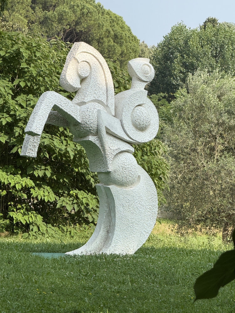 A Cividale del Friuli le opere di Calogero Condello, tra sculture e installazioni“